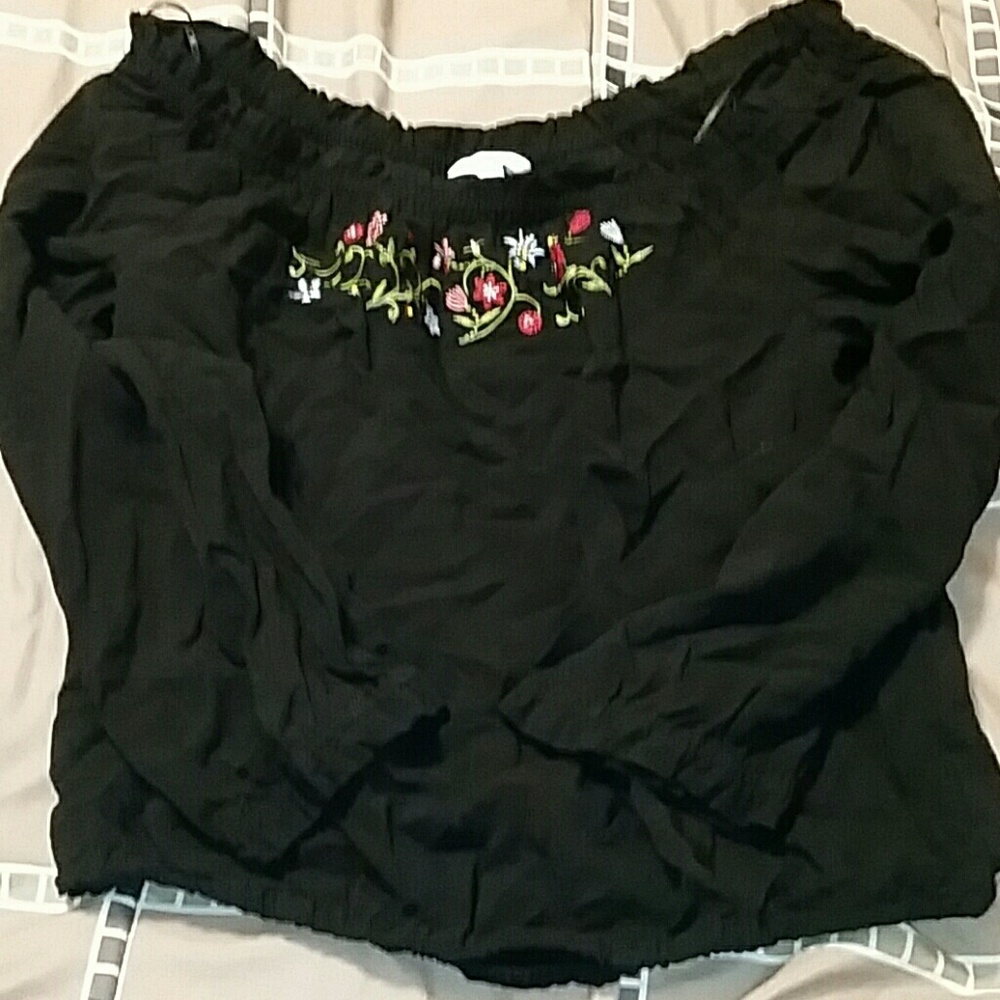 Short long sleeve shirt
